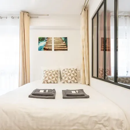 And Warm Flat For Four Or Six People In Center * Paris